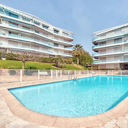 La Pinede Equiped With Air Conditioning And A Pool! 앙티브