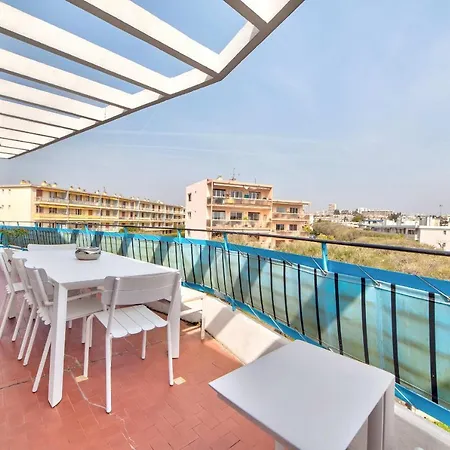 La Pinede Equiped With Air Conditioning And A Pool! 아파트