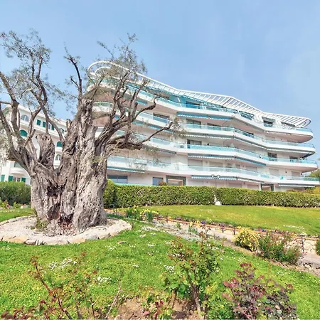 La Pinede Equiped With Air Conditioning And A Pool! 아파트 앙티브