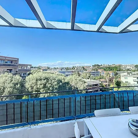 La Pinede Equiped With Air Conditioning And A Pool! Appartement Antibes